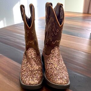 Girl’s cowboy boots
